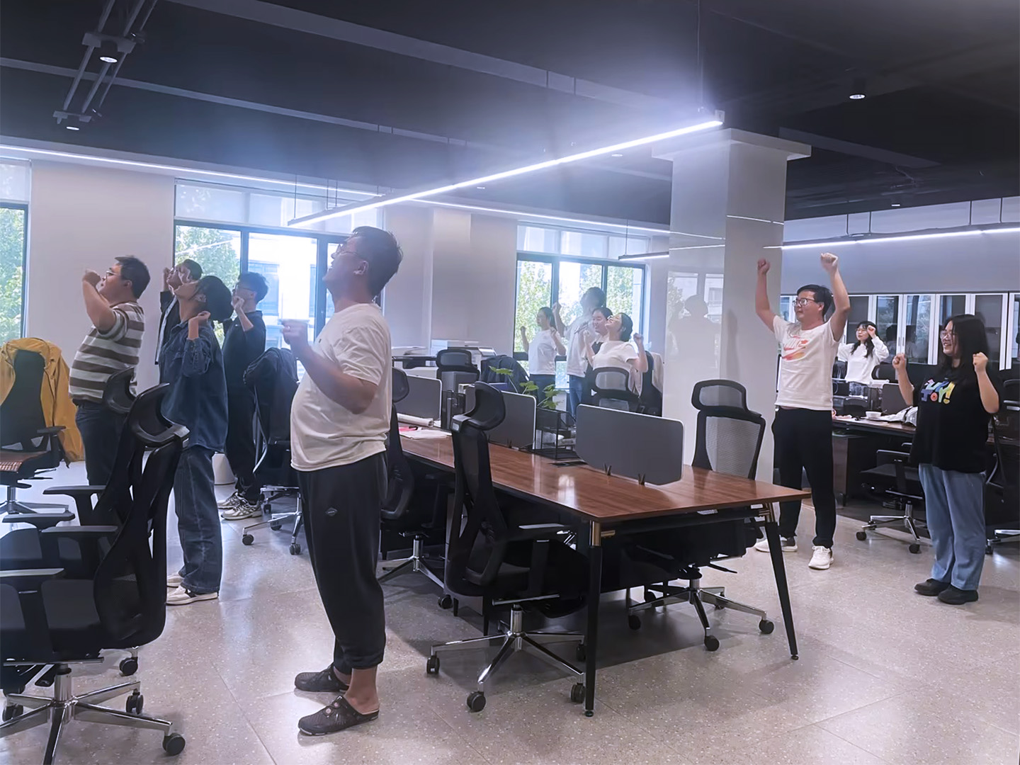 1727235335563845.jpg 工間操1.jpg